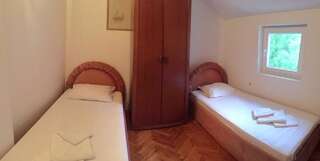 Апартаменты Apartments Katarina Петровац Апартаменты в мансарде,  с 2 спальнями, балконом и видом на море-4