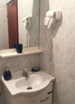 Апартаменты Apartments Katarina Петровац Апартаменты "Комфорт" с 2 спальнями, балконом и видом на море-4